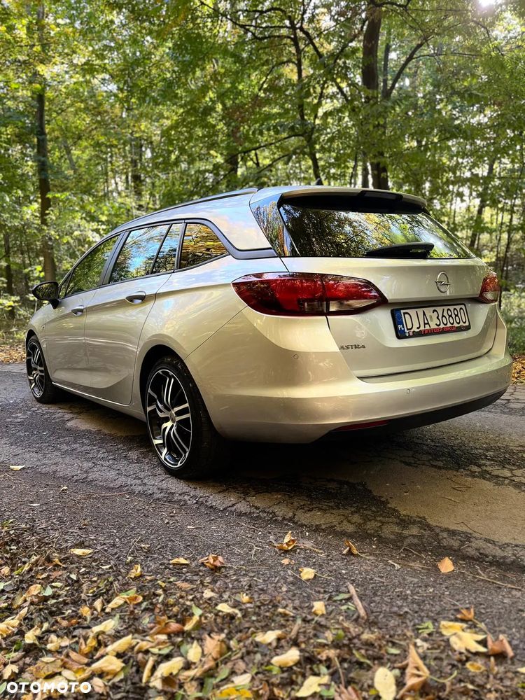 Opel Astra 1.2 T Elegance S&S - 4