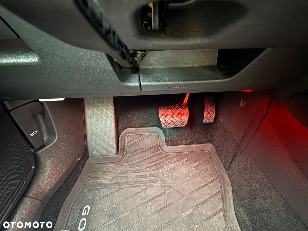 Volkswagen Golf 2.0 BlueTDI DSG Highline - 14