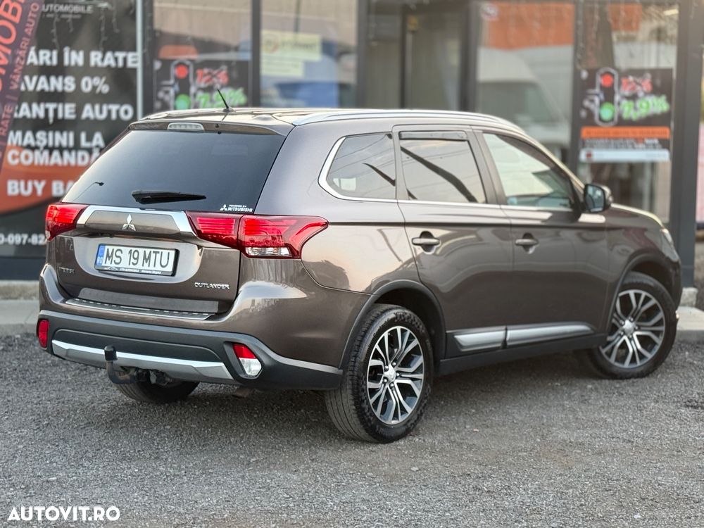 Mitsubishi Outlander - 4
