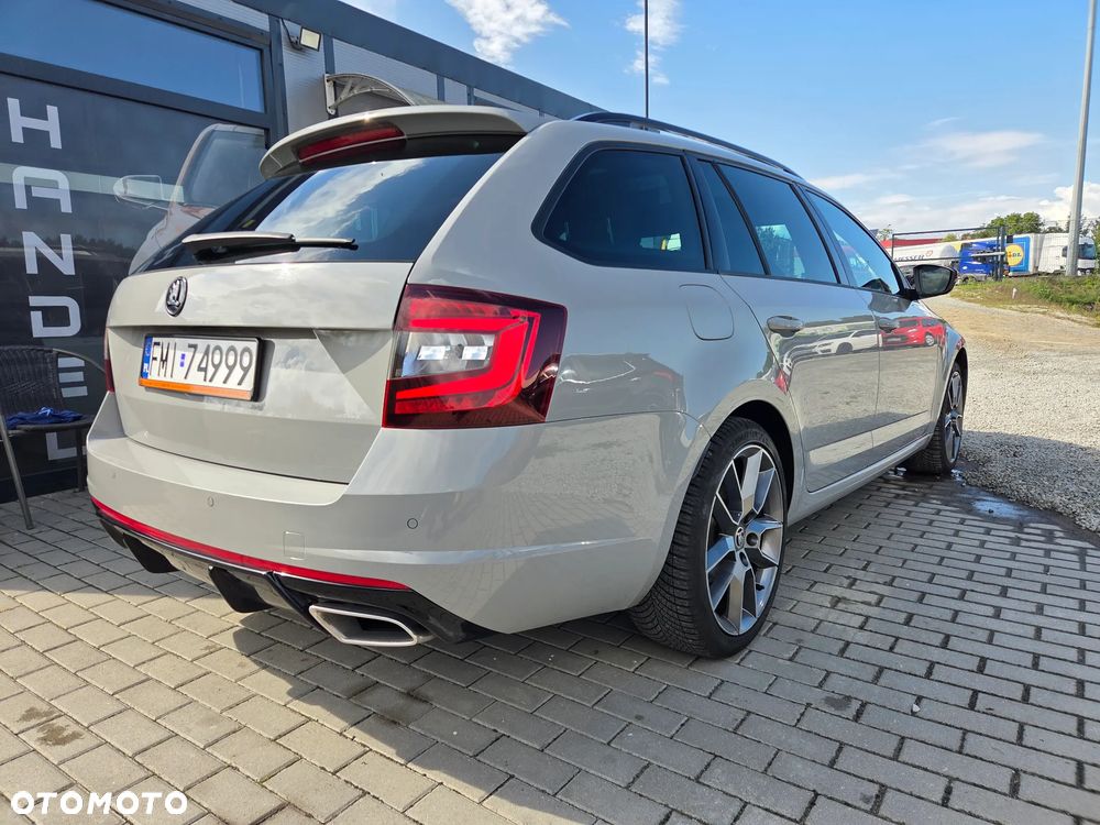 Skoda Octavia 2.0 TDI DSG RS - 8