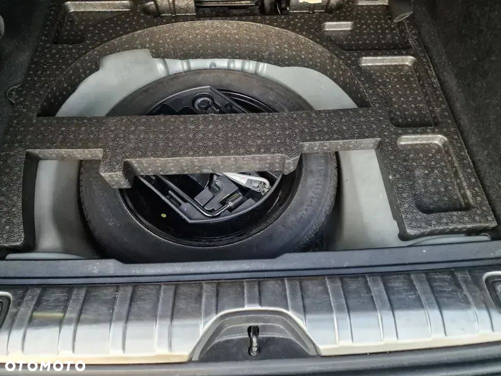 Peugeot 2008 1.6 e-HDi Allure S&S - 18