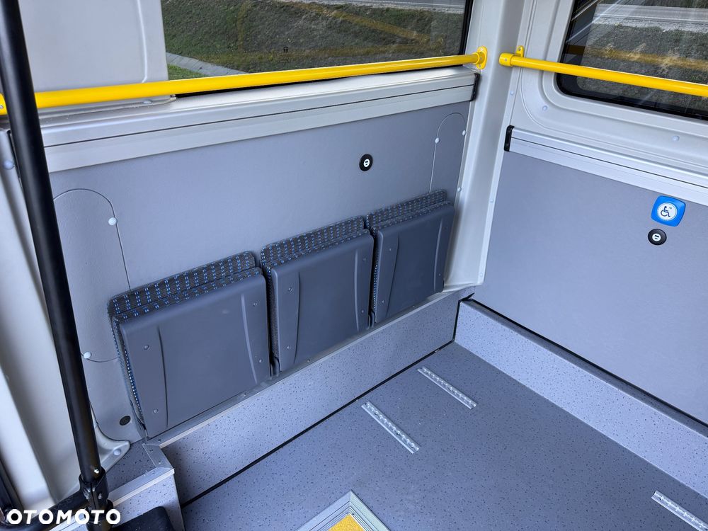 Mercedes-Benz Sprinter 517 - 17
