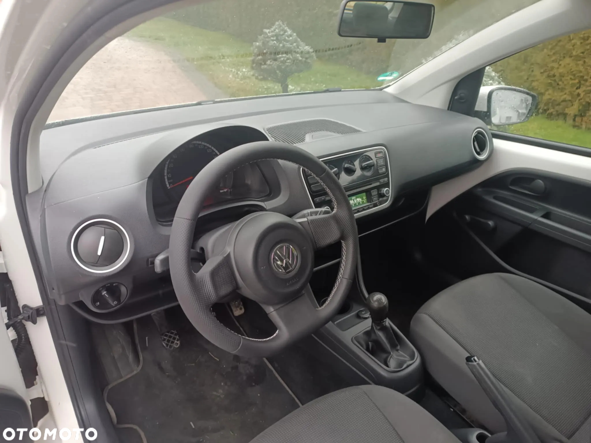 Volkswagen up! - 5