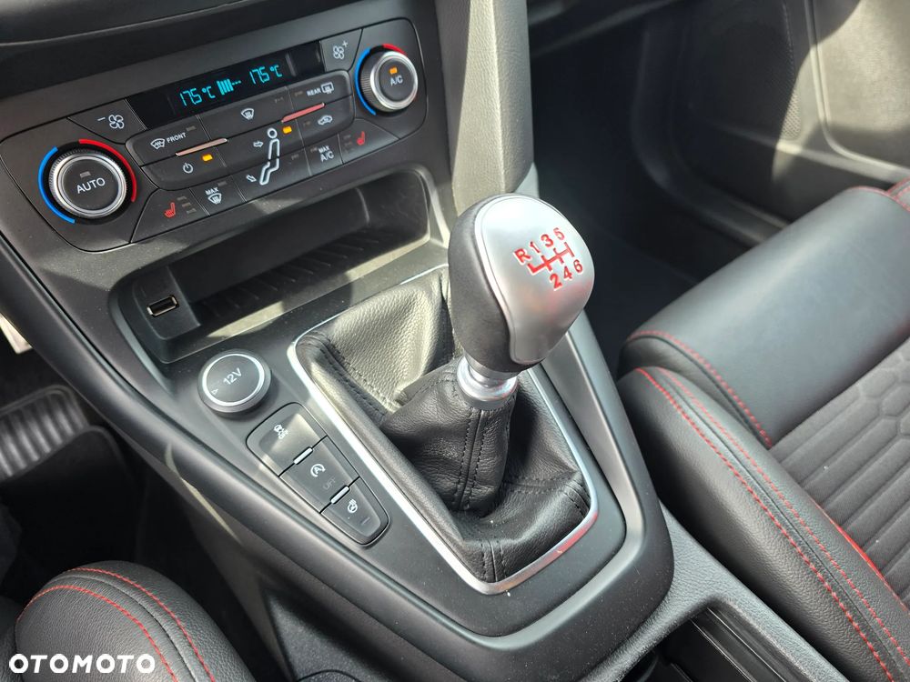 Ford Focus - 24
