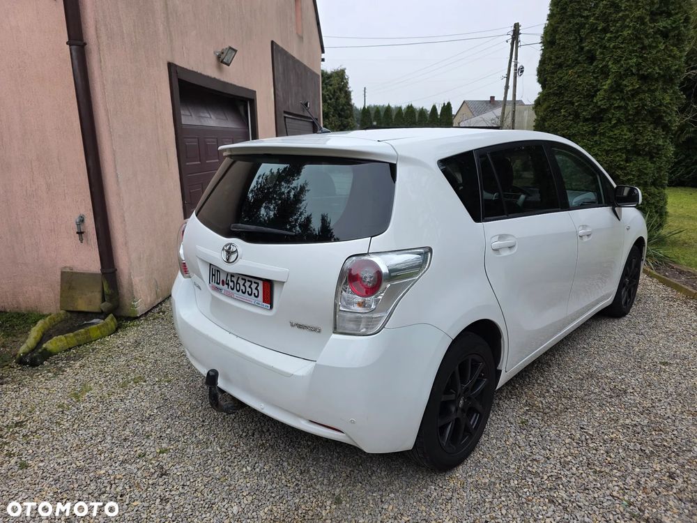 Toyota Verso 1.8 Premium 7os - 3