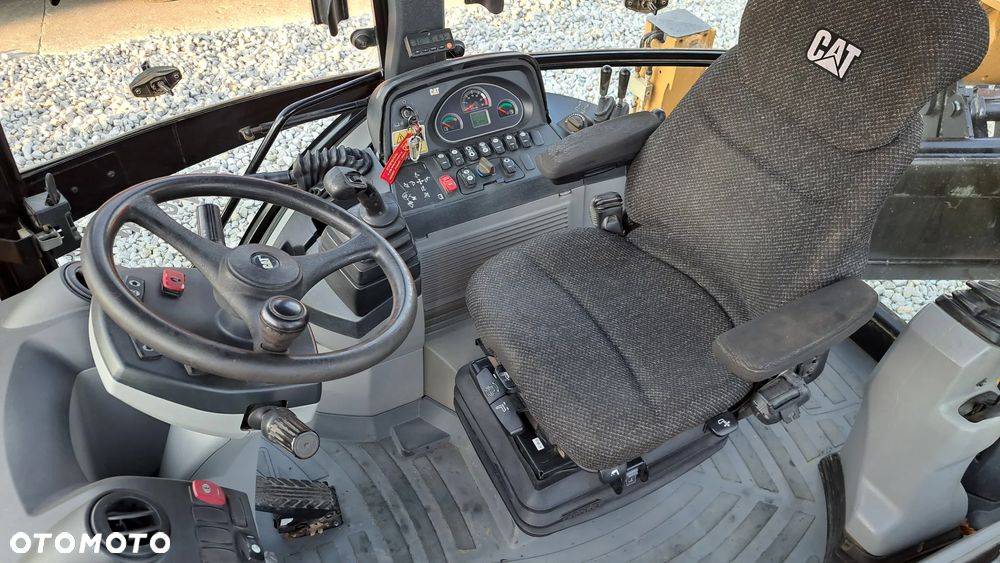Caterpillar 432F3 - 10
