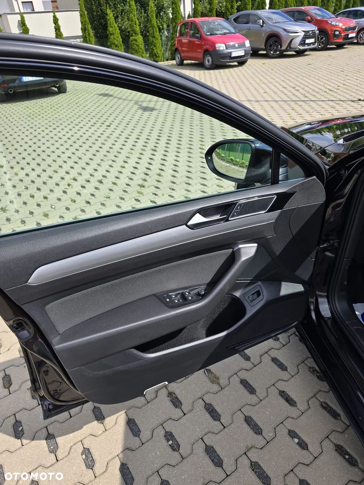 Volkswagen Passat 1.6 TDI BMT Comfortline - 15