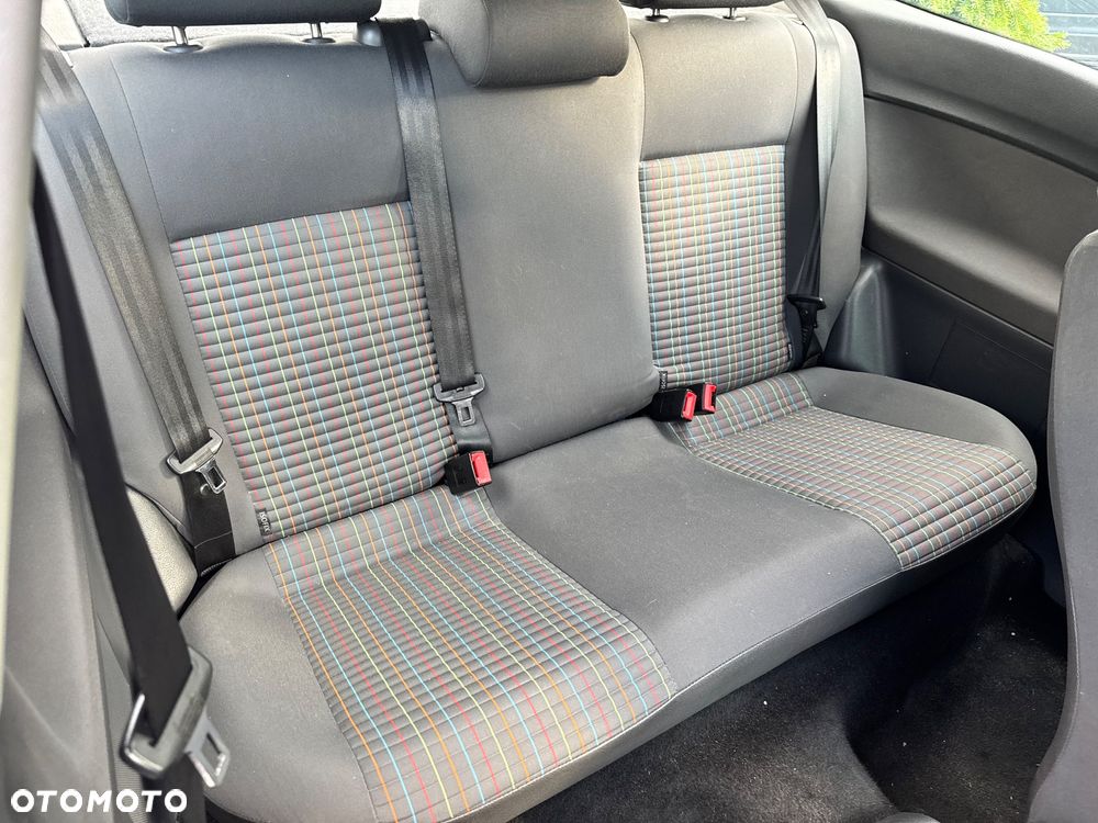 Volkswagen Polo - 32