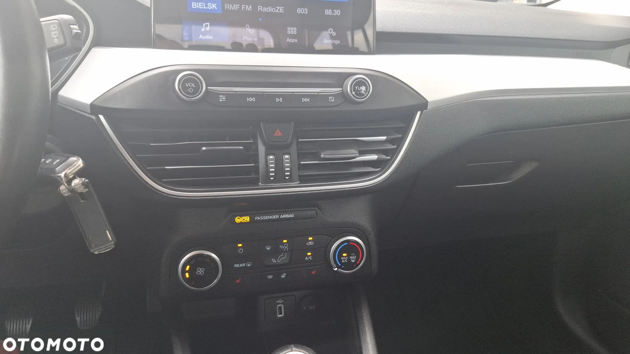 Ford Focus 1.0 EcoBoost Trend Edition - 28