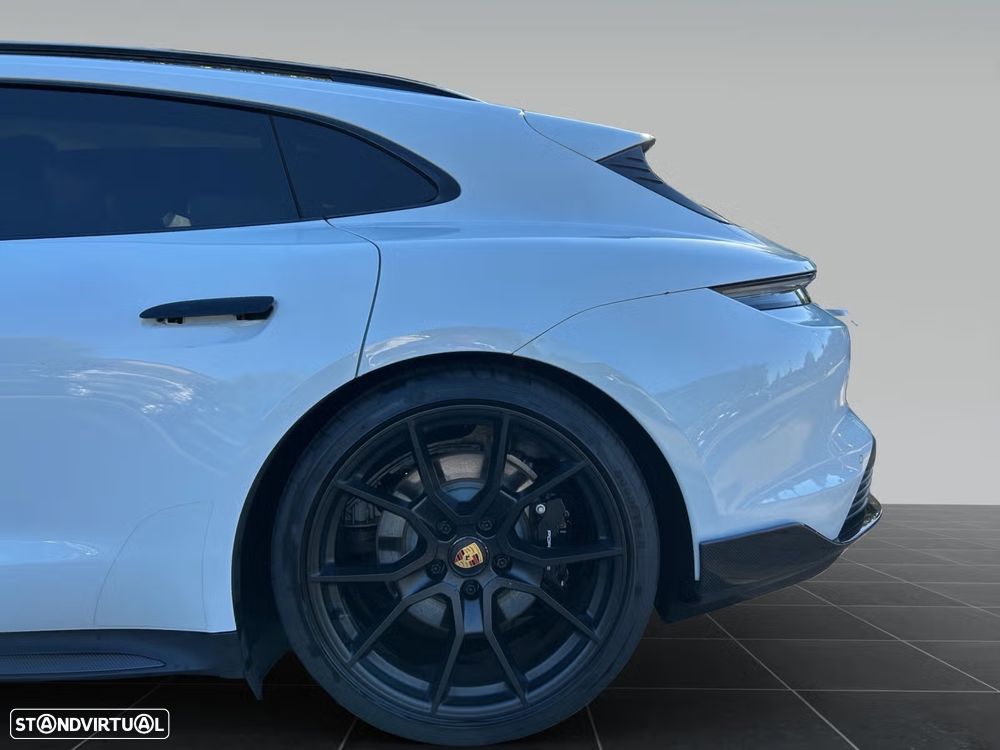 Porsche Taycan Sport Turismo GTS - 12