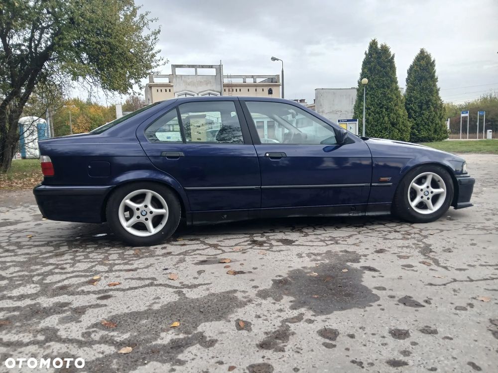 BMW Seria 3 316i - 12