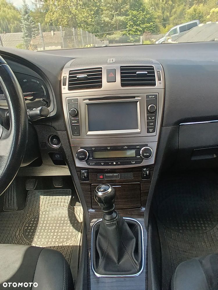 Toyota Avensis 1.8 Premium - 7