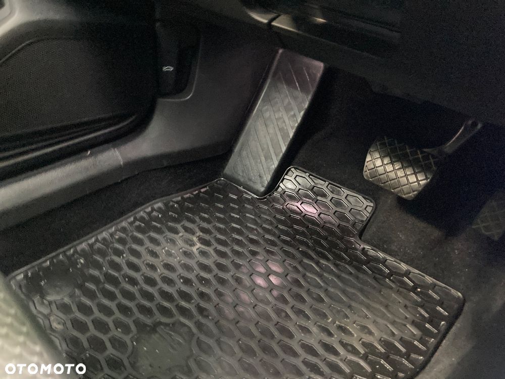 Volkswagen Passat 2.0 TDI EVO Essence DSG - 16