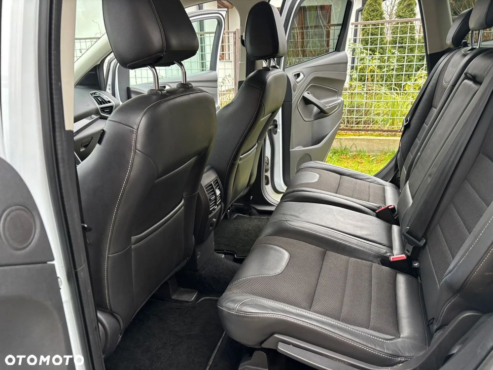 Ford Kuga 2.0 TDCi 2x4 Titanium - 13