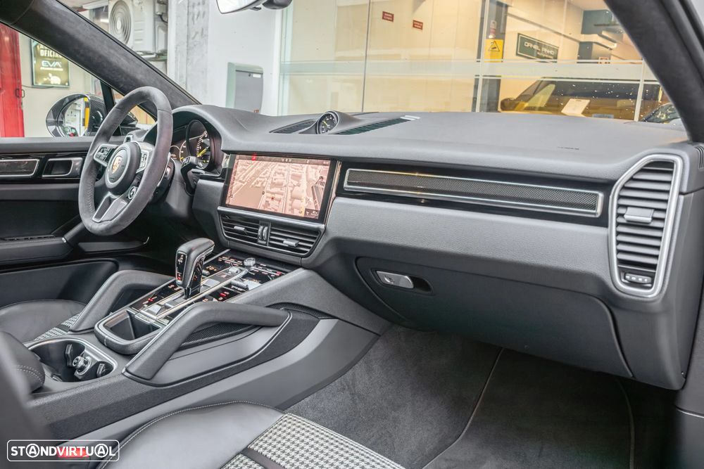 Porsche Cayenne Coupé E-Hybrid - 39