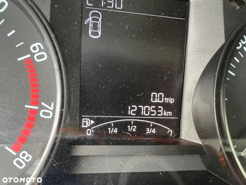 Skoda Fabia 1.2 TSI Cool Edition Red & Grey - 17