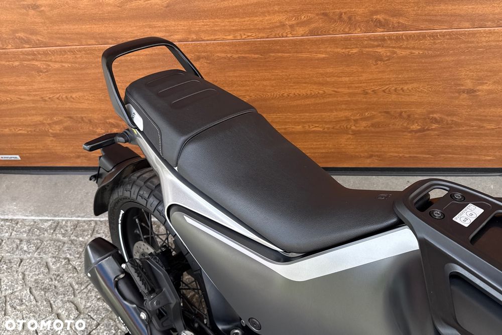 Husqvarna Svartpilen - 11