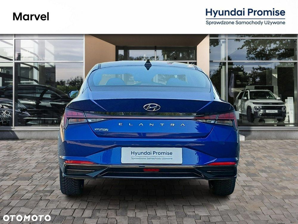 Hyundai Elantra - 4