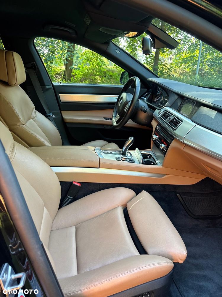 BMW Seria 7 - 18