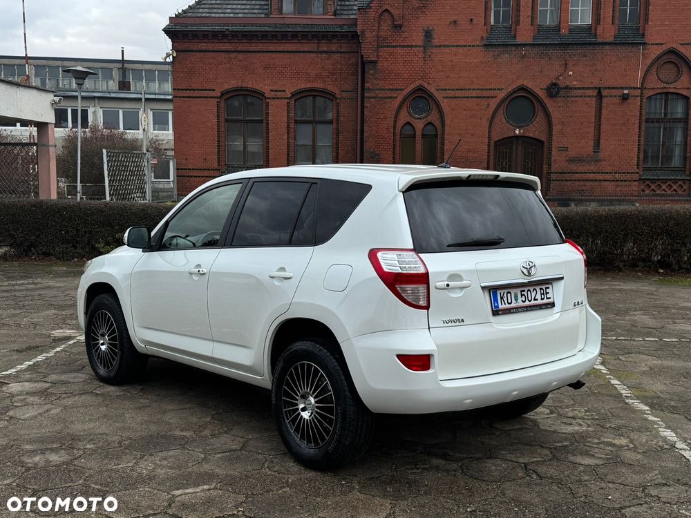 Toyota RAV4 2.2 D-4D Premium - 3