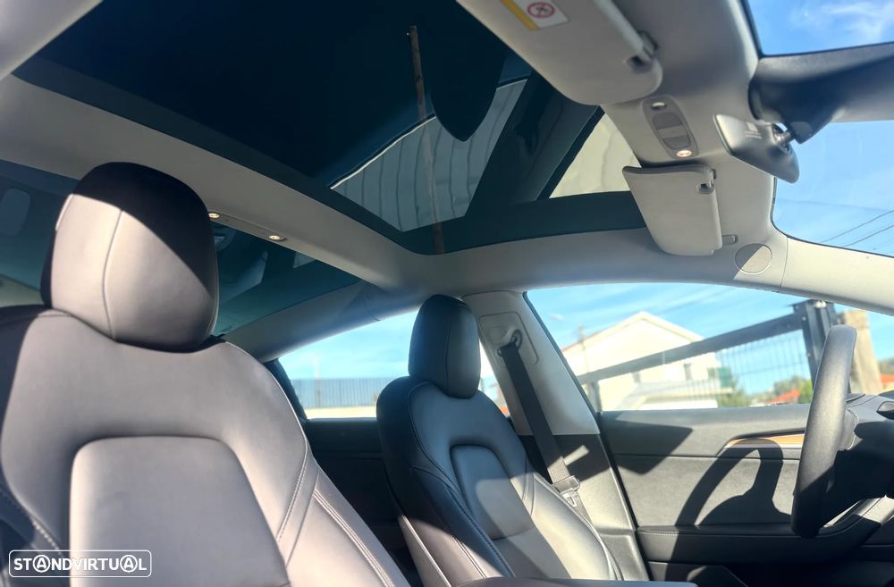 Tesla Model 3 Performance Dual Motor AWD - 32