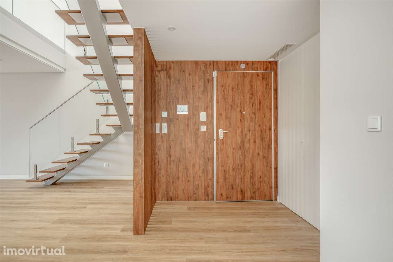 Moderno Apartamento  T3+1 no Centro de Carcavelos. - Grande imagem: 5/28