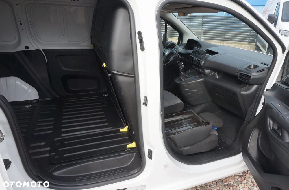 Peugeot PARTNER VAN 3 osobowy VAT-1 MOCNY SILNIK 1.6HDI 100KM EURO-6 - 28
