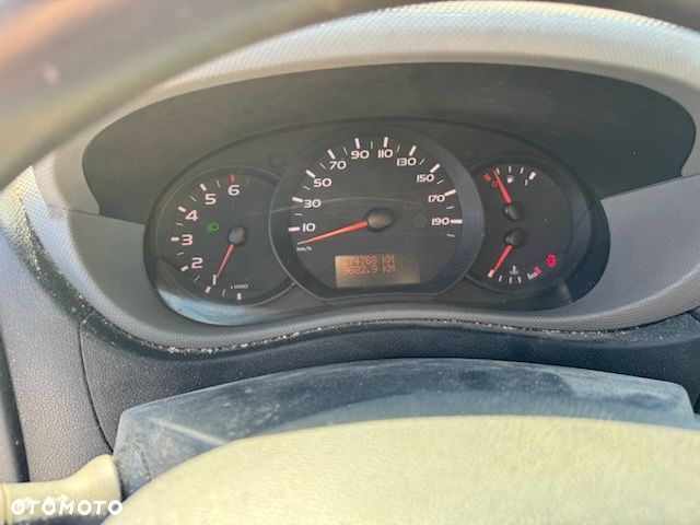 Nissan NV 400 - 6