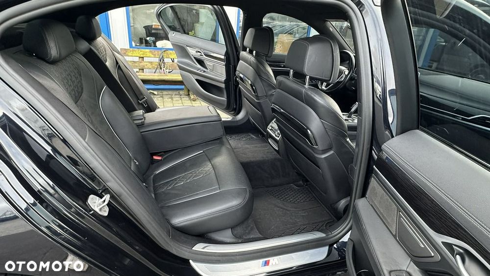 BMW Seria 7 - 10
