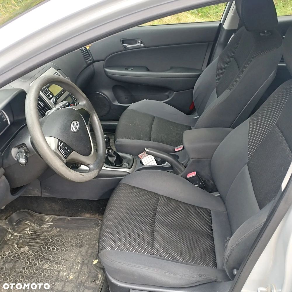 Hyundai i30 1.6 CRDi Classic + - 10