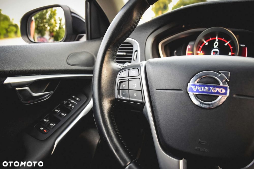 Volvo V40 D2 Momentum - 37
