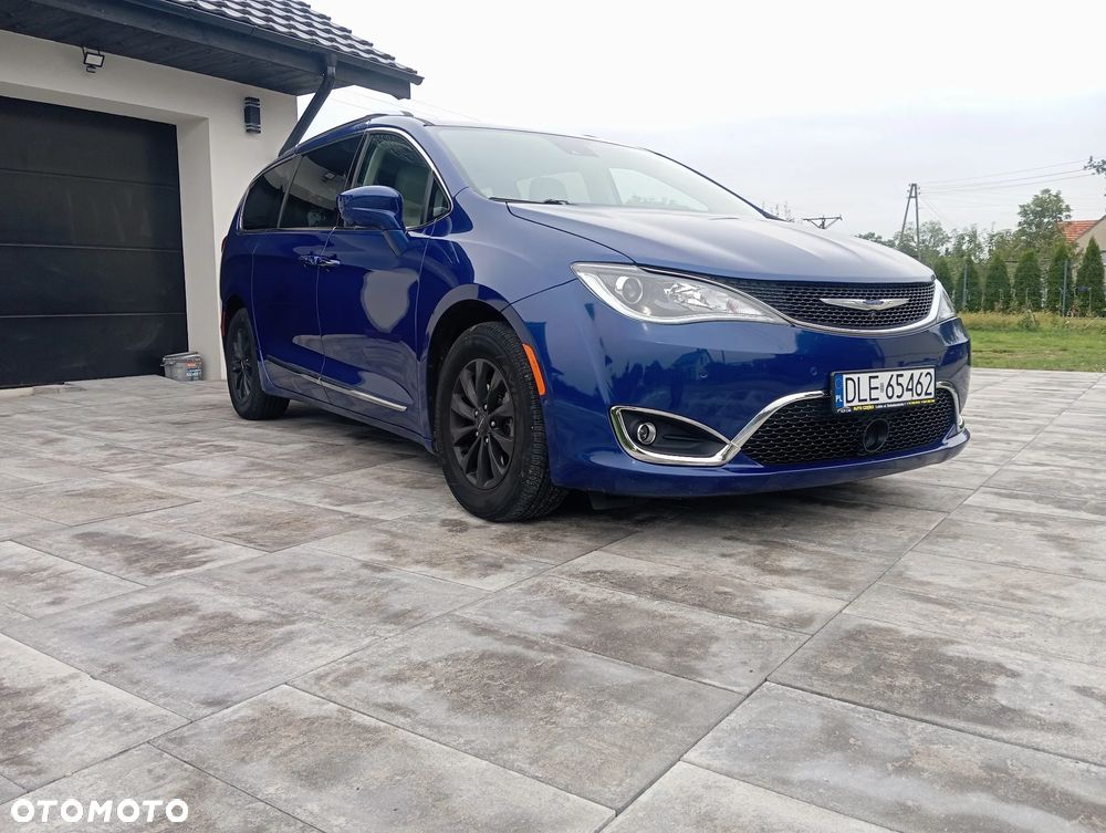 Chrysler Pacifica - 20