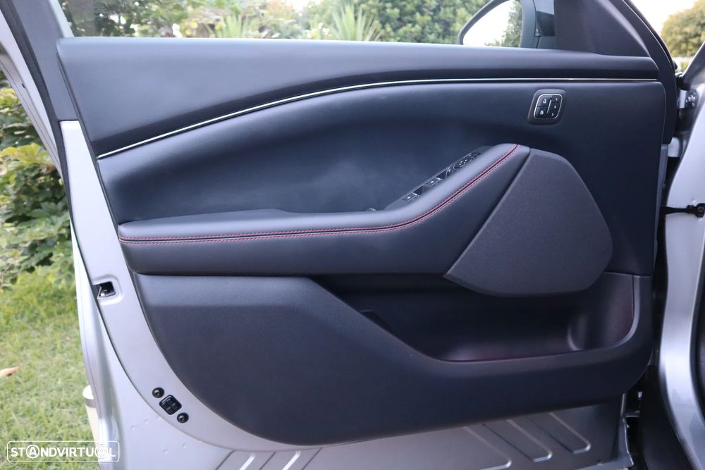 Ford Mustang Mach-E 75.7 kWh Premium AWD - 17