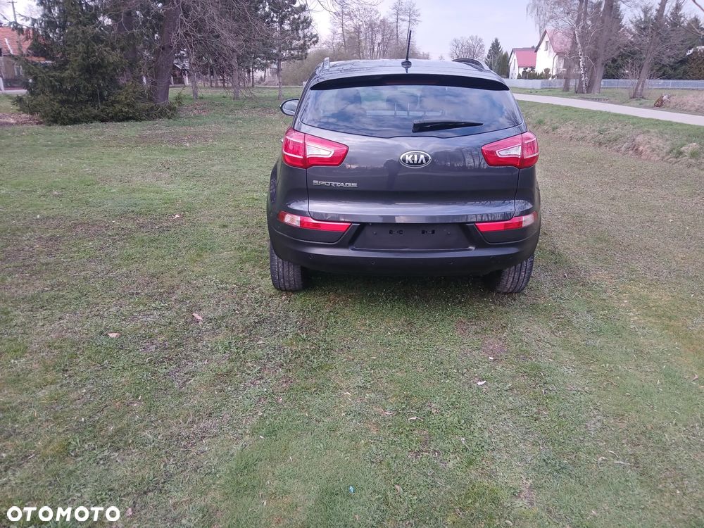Kia Sportage 1.7 CRDI 2WD ISG Dream-Team Edition - 4