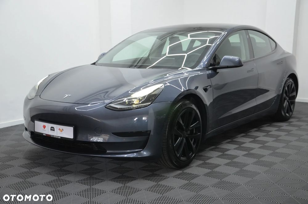 Tesla Model 3 Standard Reichweite Plus Hinterradantrieb - 4
