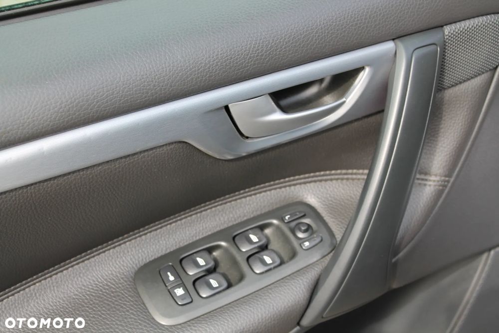 Volvo S60 2.4 Comfort - 8