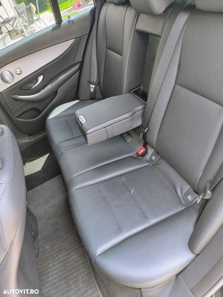 Mercedes-Benz E 220 d 4Matic T 9G-TRONIC - 8