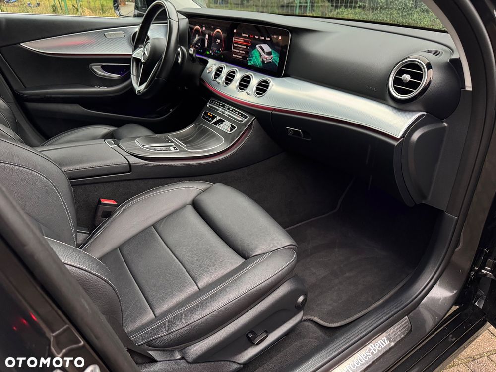 Mercedes-Benz Klasa E 200 9G-TRONIC Exclusive - 7