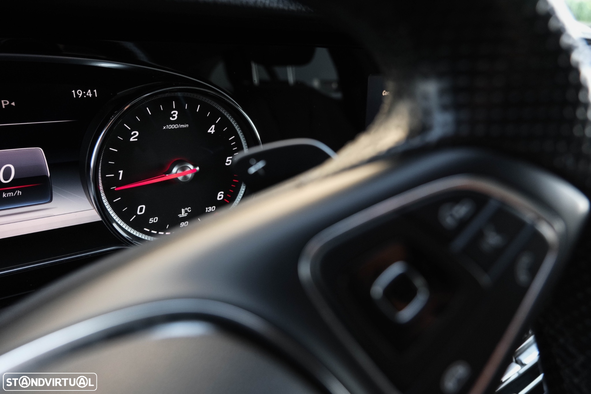 Mercedes-Benz E 220 BlueTEC Avantgarde Auto. - 27
