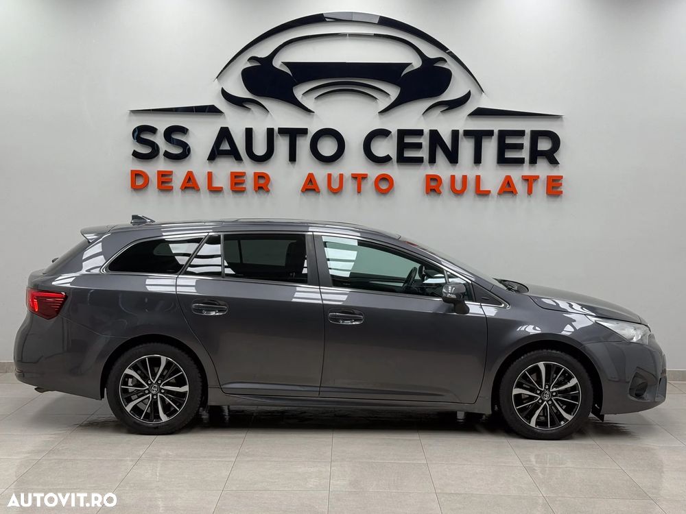 Toyota Avensis 2.0 D-4D Executive - 9