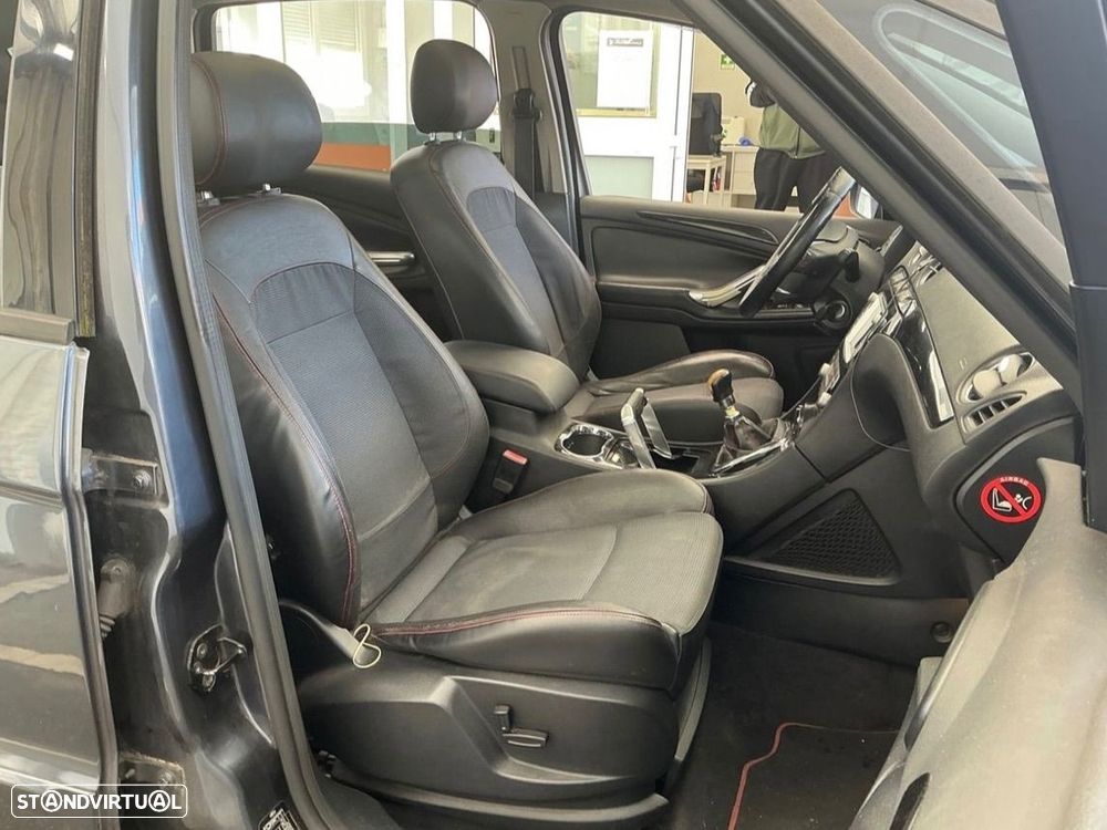 Ford S-Max 2.2 TDCi Titanium 7L - 3