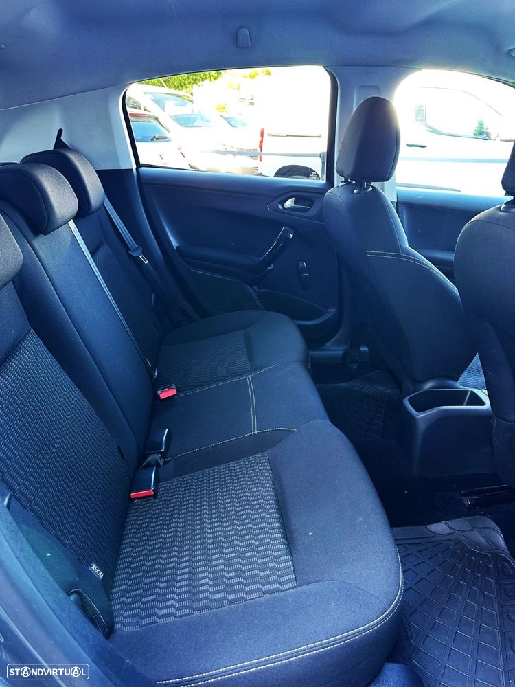 Peugeot 208 1.6 BlueHDi Style - 12
