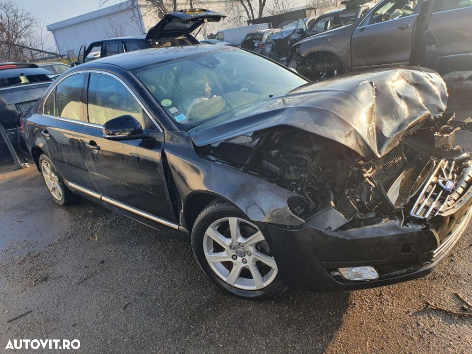 interior complet piele scaune fata bancheta cotiera fete de usi usa Volvo S60 motor 2.0D dezmembrez - 3