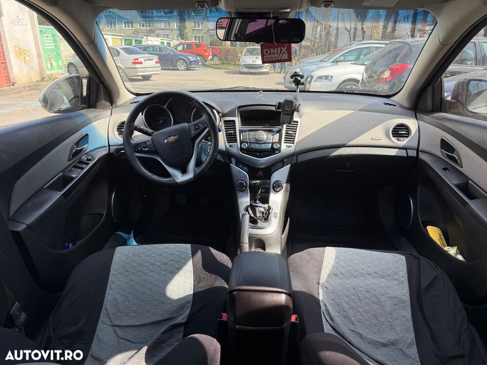 Chevrolet Cruze 1.6 Ecotec LS+ - 8