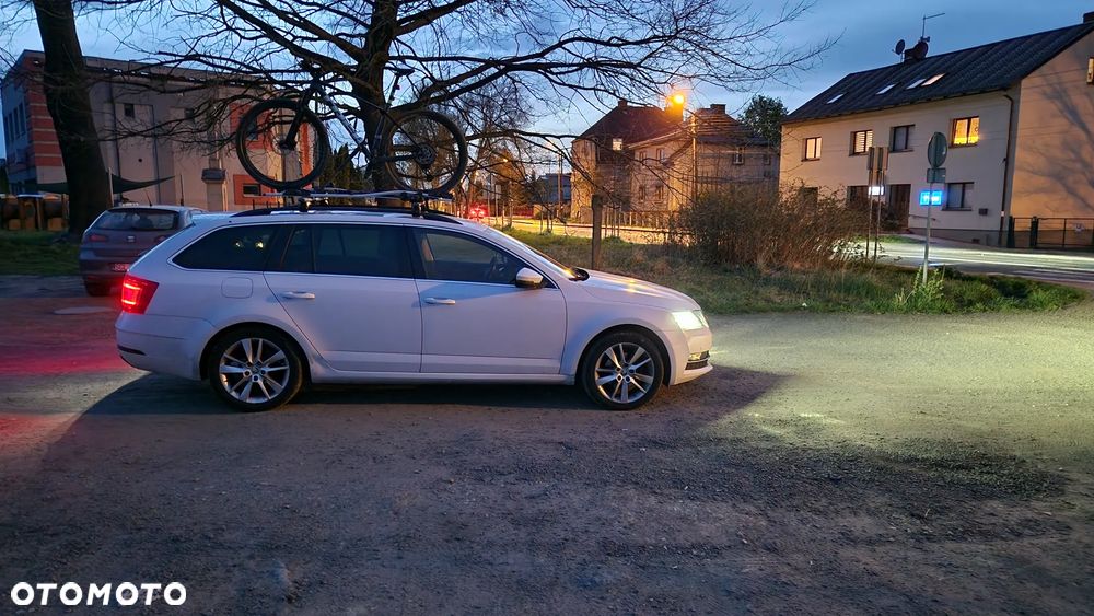 Skoda Octavia 2.0 TDI Ambition DSG - 8