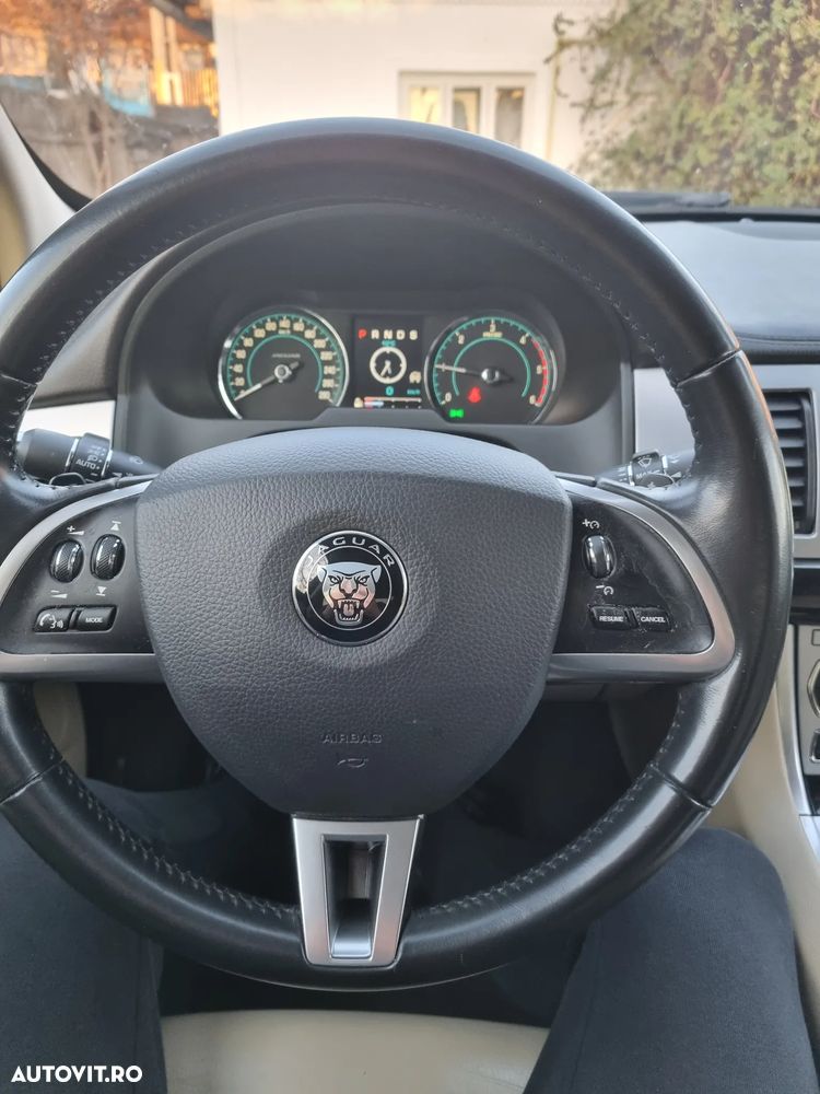 Jaguar XF 2.2D Premium Luxury - 4