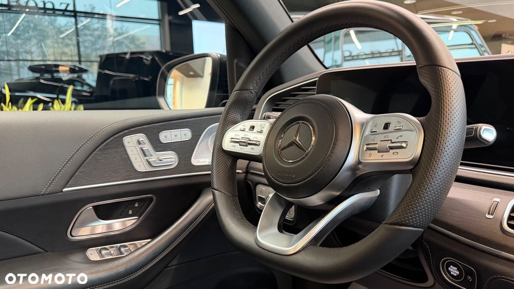 Mercedes-Benz GLS - 17