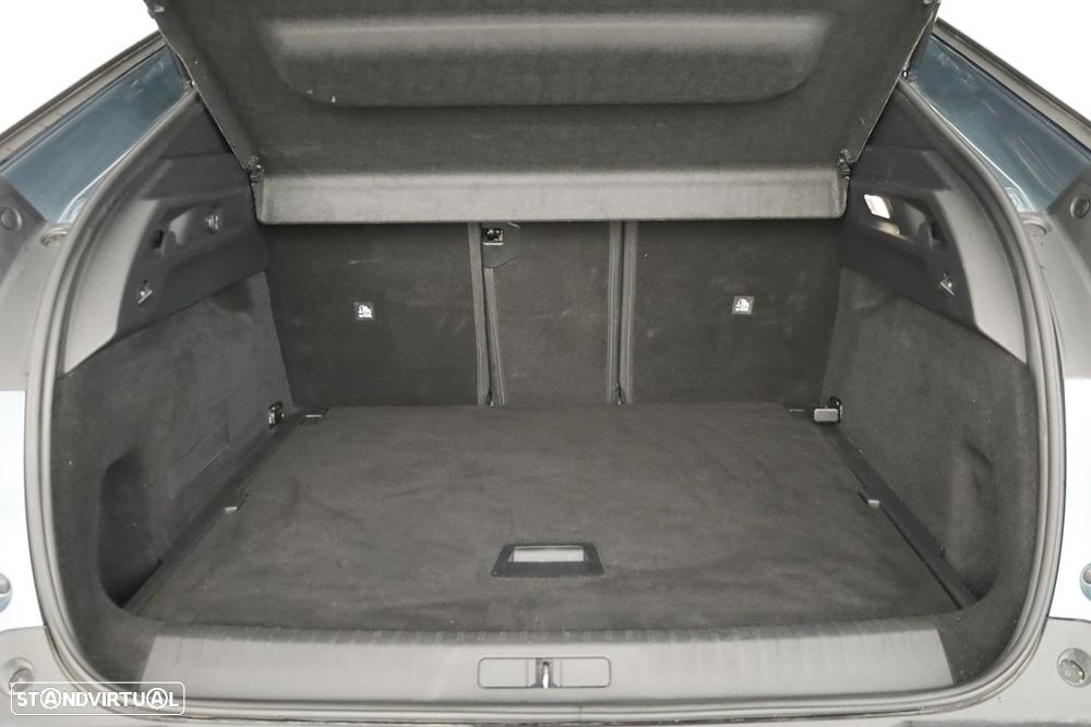 Peugeot 3008 1.2 Hybrid Allure e-DCS6 - 19