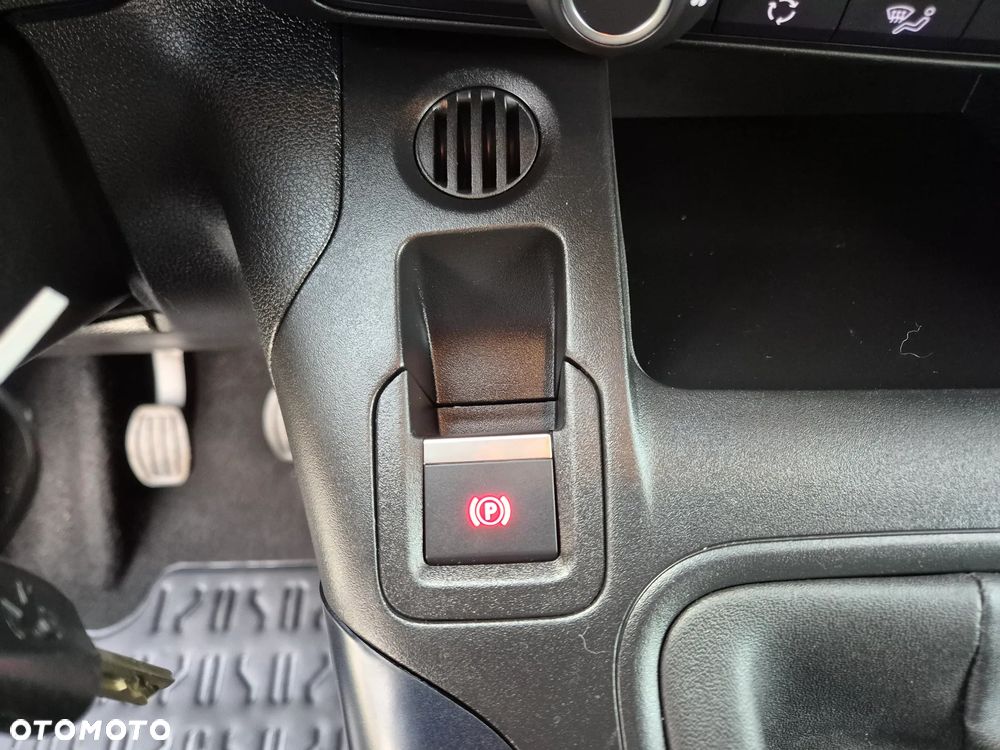 Peugeot Rifter 1.5 BlueHDI Allure Pack S&S - 32