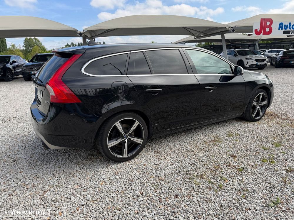 Volvo V60 2.0 D3 R-Design - 6